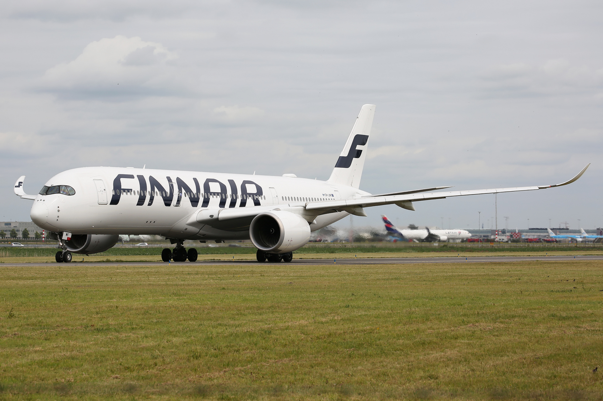 OH-LWK (Aircraft » Schiphol Spotting » Airbus A350-900 » Finnair)