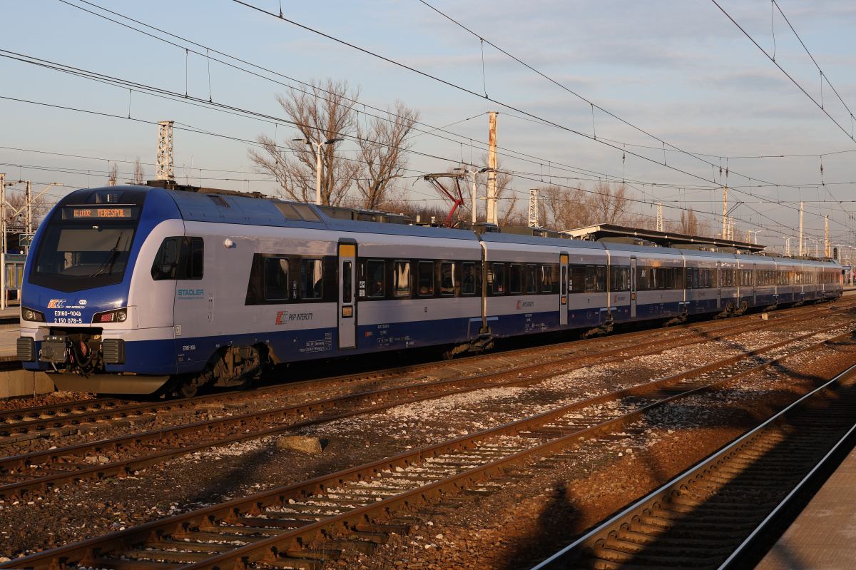 L-4292 ED160-004 (FLIRT200) (Pojazdy » Pociągi i lokomotywy » Stadler FLIRT3)