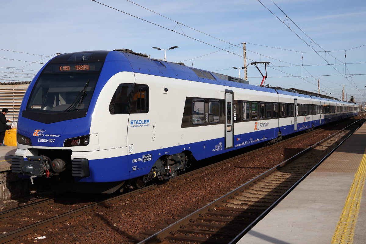 L-4292 ED160-027 (FLIRT200) (Vehicles » Trains and Locomotives » Stadler FLIRT3)