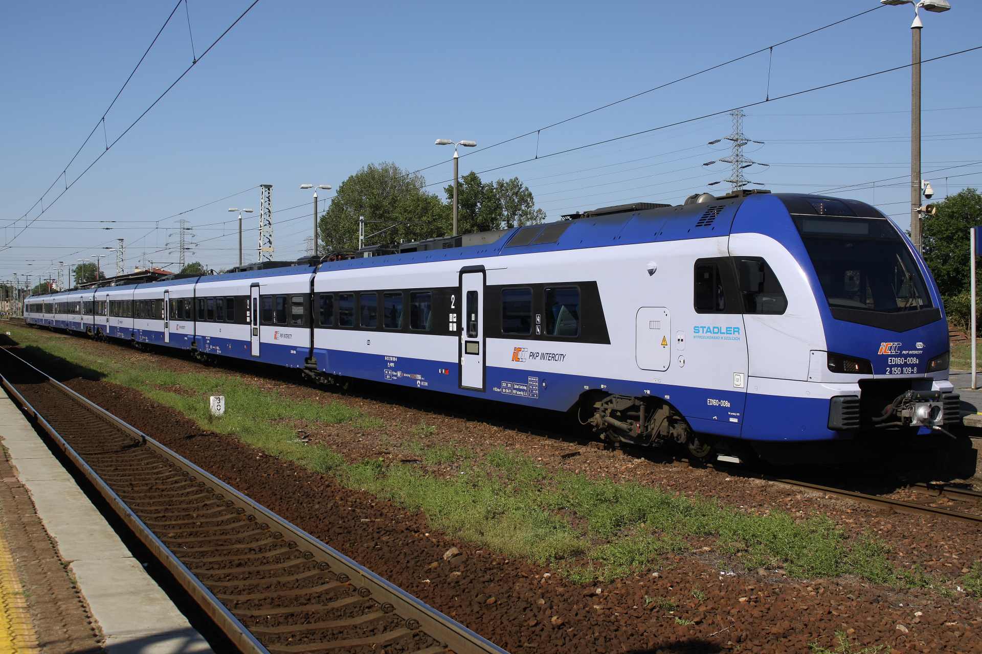 L-4292 ED160-008 (FLIRT 200) (Pojazdy » Pociągi i lokomotywy » Stadler FLIRT3)