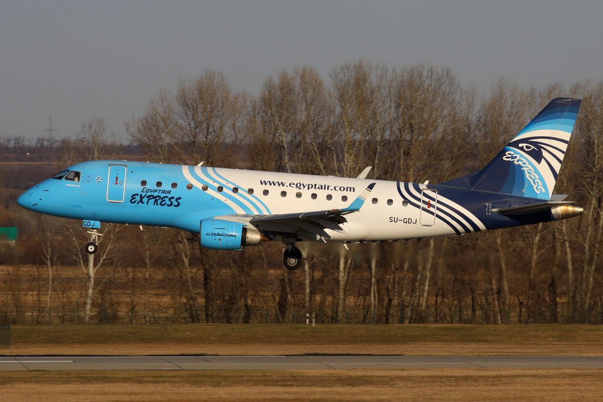 SU-GDJ, EgyptAir Express (Samoloty » Spotting na Ferihegy » Embraer ERJ-170)