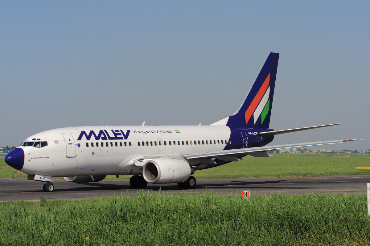 HA-LOP (Aircraft » EPWA Spotting » Boeing 737-700 » Malév Hungarian Airlines)
