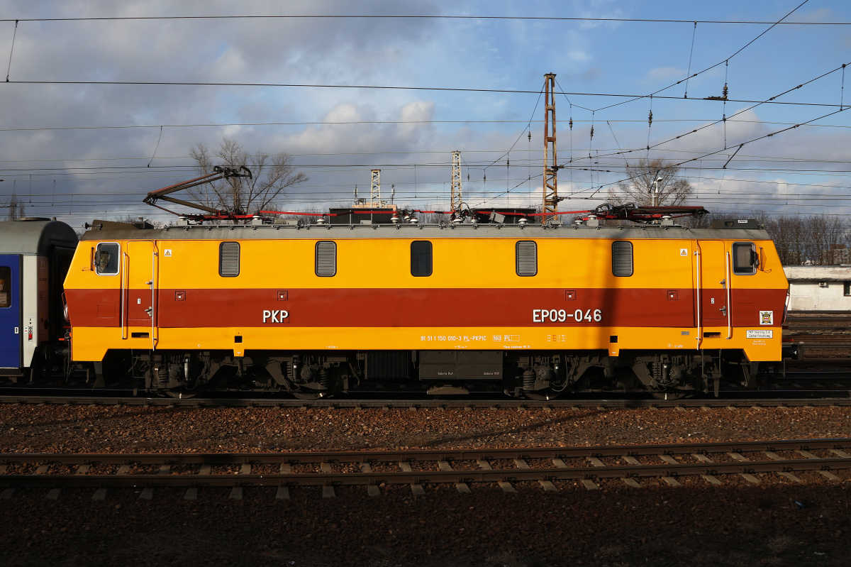 EP09-046 (Kraków Prokocim depot sticker) (Vehicles » Trains and Locomotives » Pafawag 104E)