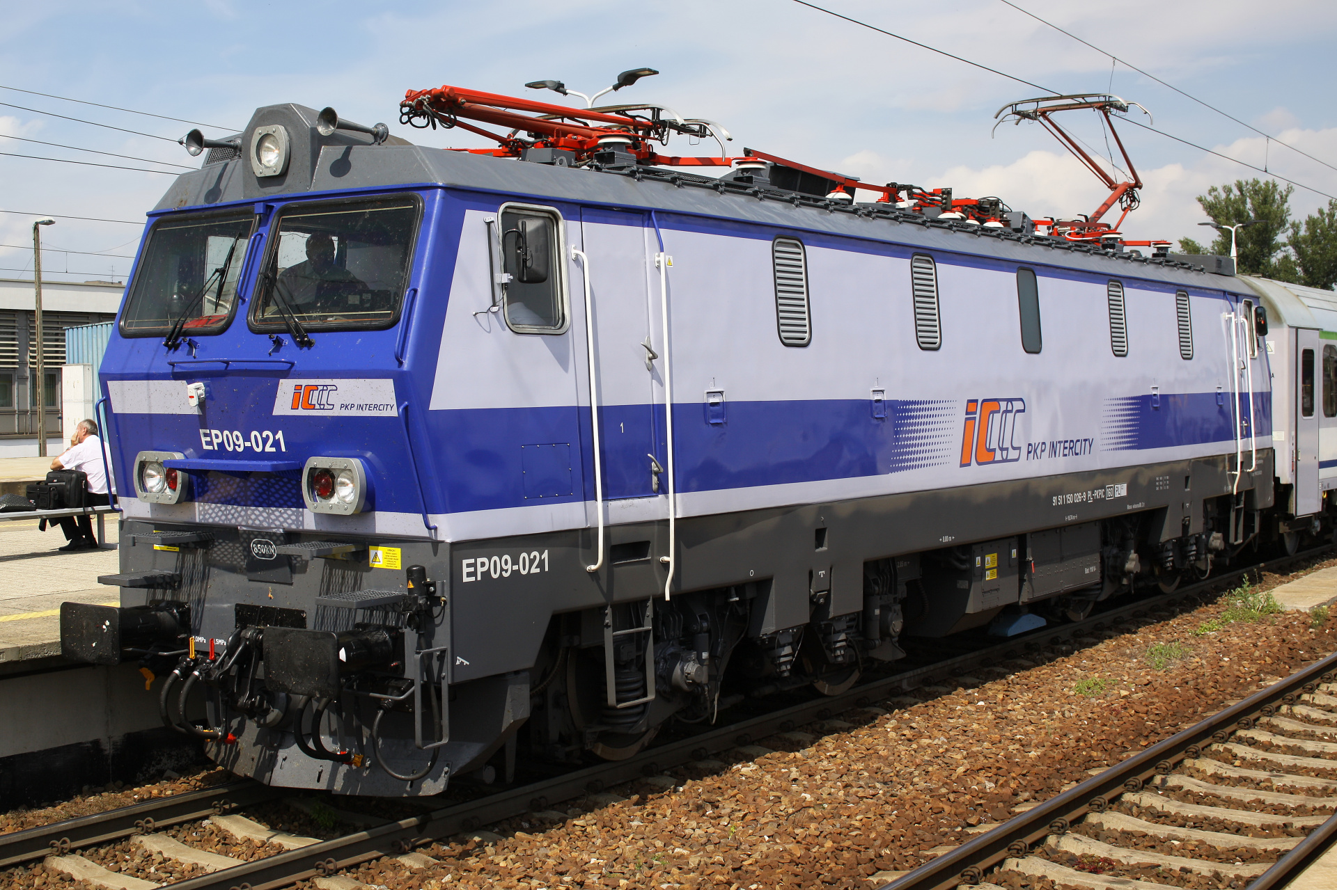 EP09-021 (Vehicles » Trains and Locomotives » Pafawag 104E)