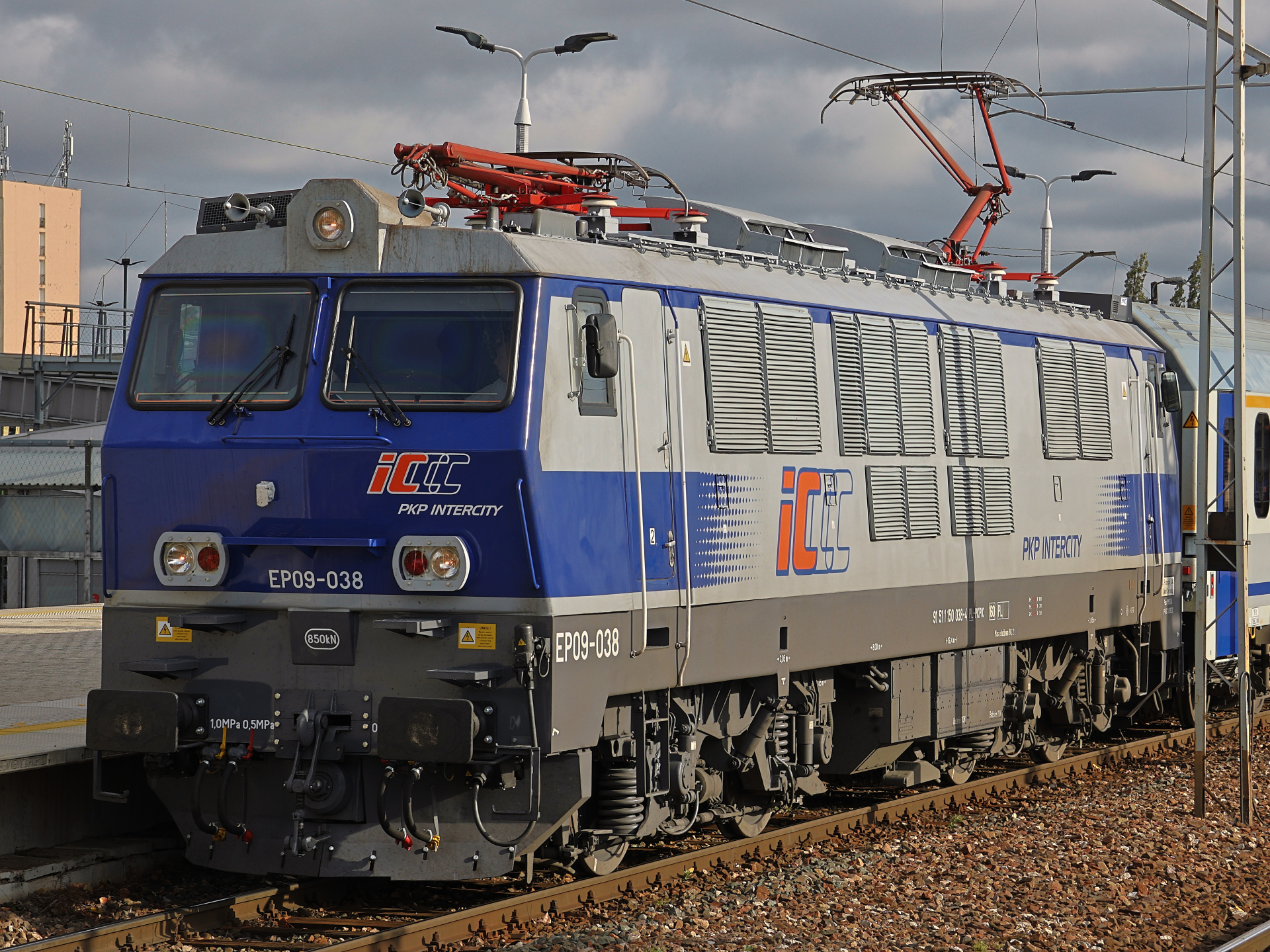 EP09-038 (Vehicles » Trains and Locomotives » Pafawag 104E)