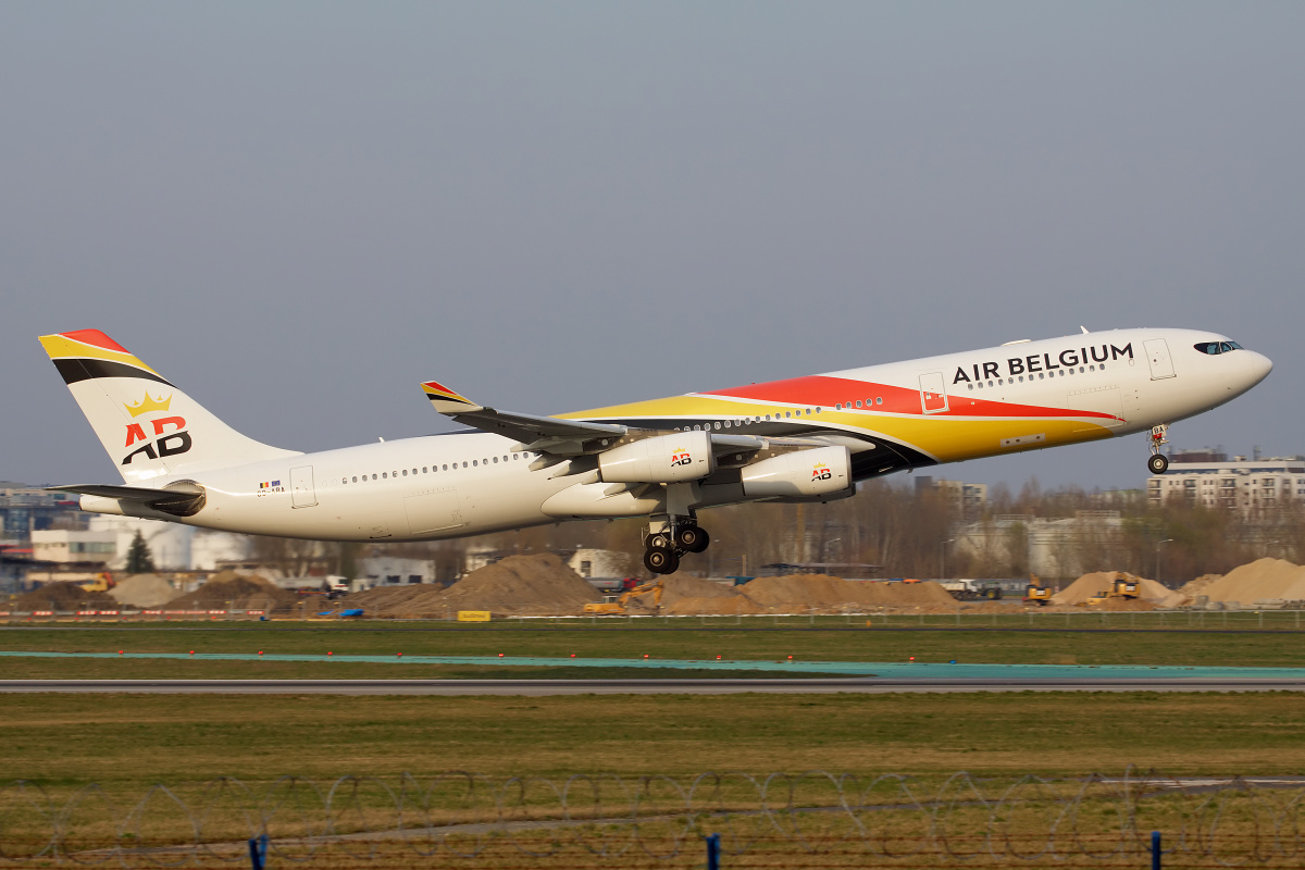 OO-ABA (Samoloty » Spotting na EPWA » Airbus A340-300 » Air Belgium)