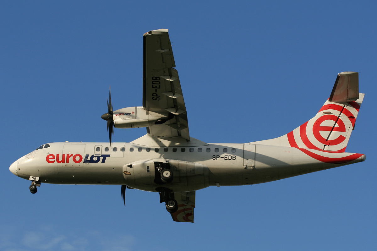 SP-EDB (Samoloty » Spotting na EPWA » ATR 42 » EuroLOT)