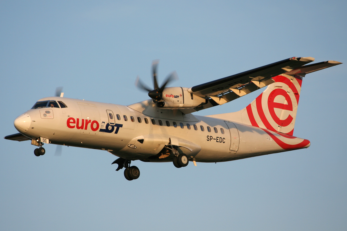 SP-EDC (Aircraft » EPWA Spotting » ATR 42 » EuroLOT)