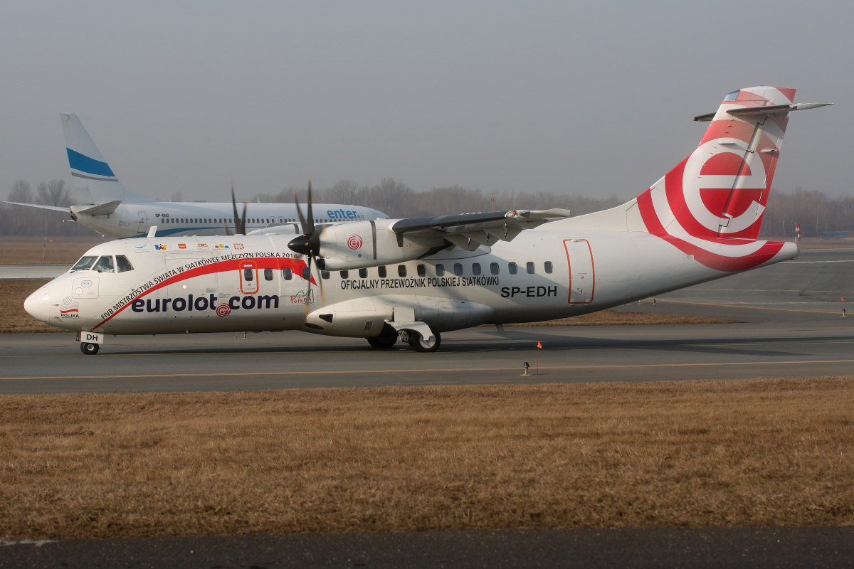 SP-EDH (malowanie Polska Siatkówka - oficjalny przewoźnik) (Samoloty » Spotting na EPWA » ATR 42 » EuroLOT)