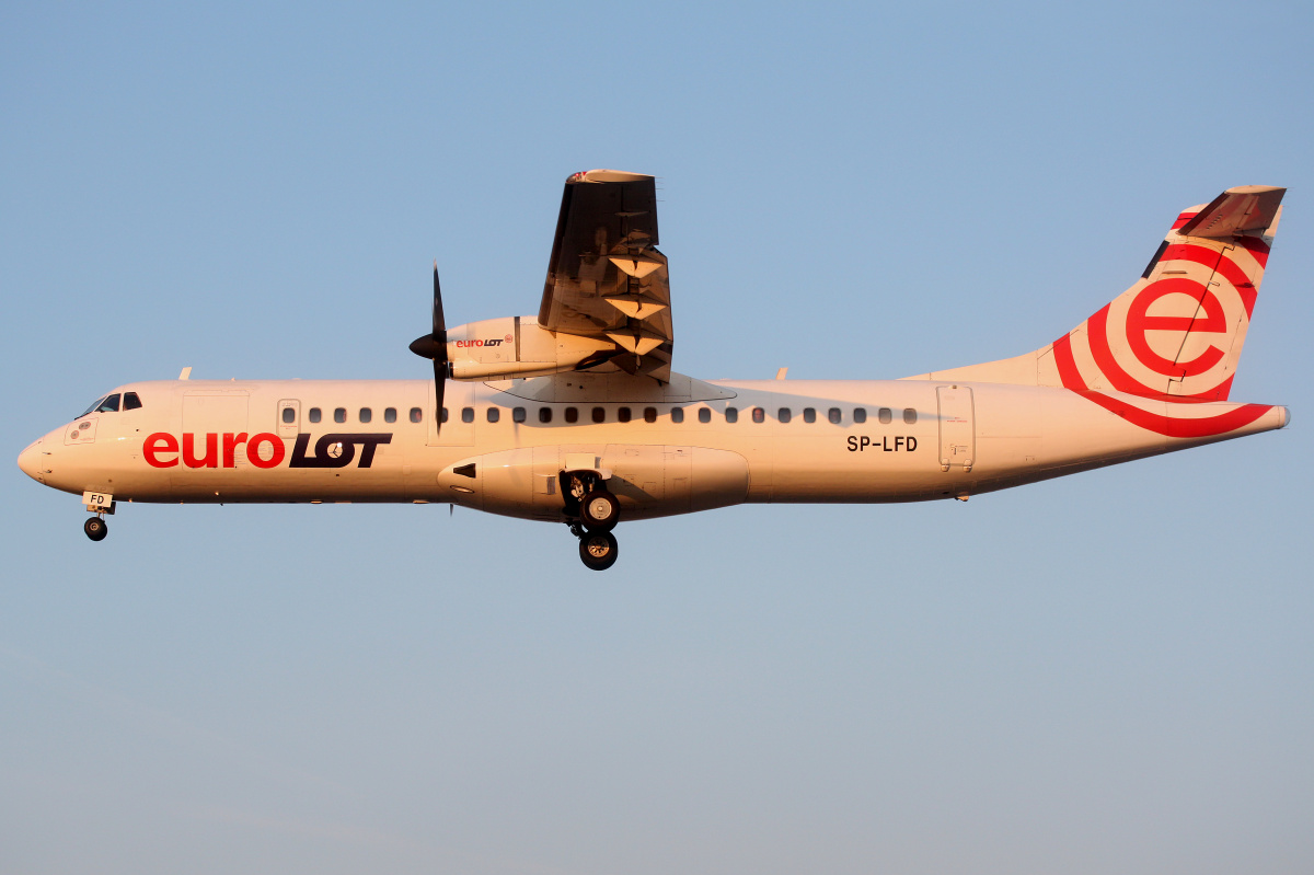 SP-LFD (Aircraft » EPWA Spotting » ATR 72 » EuroLOT)