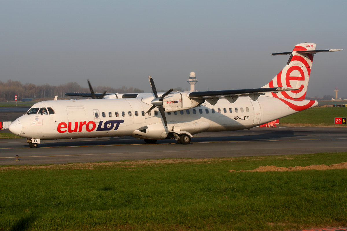 SP-LFF (Samoloty » Spotting na EPWA » ATR 72 » EuroLOT)