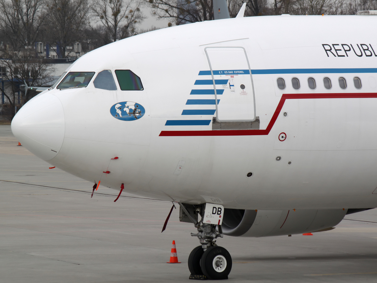 F-RADB, Francuskie Siły Powietrzne (Samoloty » Spotting na EPWA » Airbus A310-300)