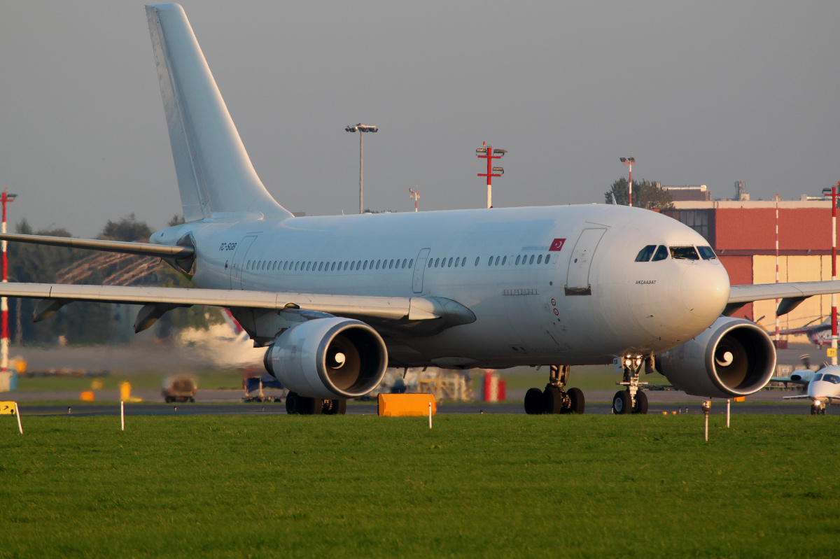 TC-SGB, Saga Airlines (Samoloty » Spotting na EPWA » Airbus A310-300)