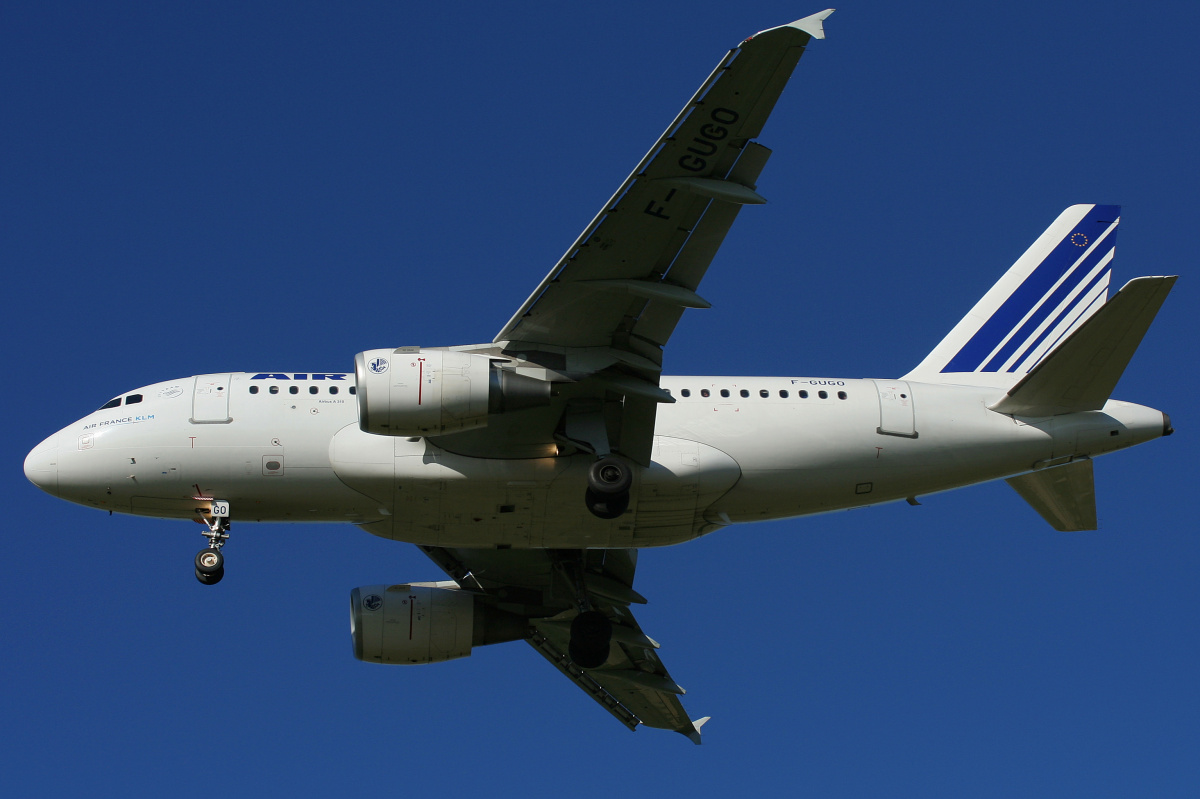 F-GUGO (Samoloty » Spotting na EPWA » Airbus A318-100 » Air France)