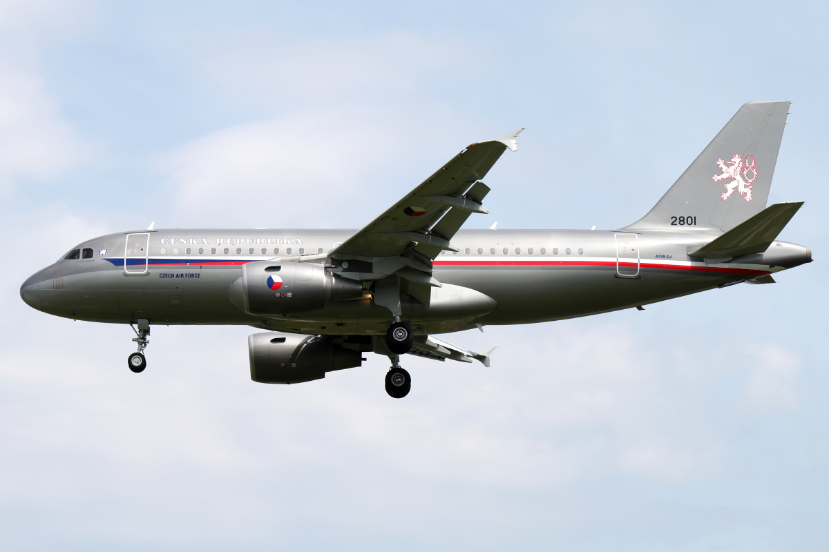 2801, Czech Air Force (Aircraft » EPWA Spotting » Airbus A319-100 » 319CJ)