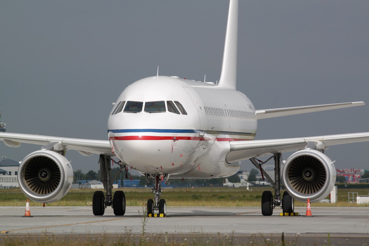 P4-MGU, Global Jet Luxembourg (Aircraft » EPWA Spotting » Airbus A319-100 » 319CJ)