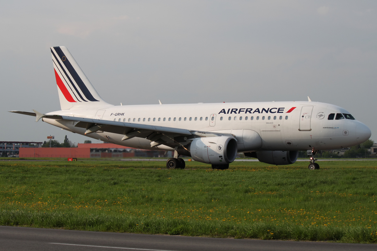 F-GRHK (Samoloty » Spotting na EPWA » Airbus A319-100 » Air France)