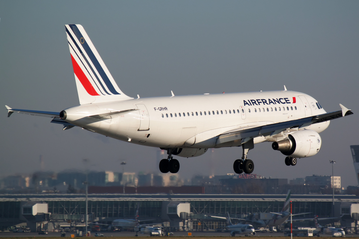 F-GRHR (nowe malowanie) (Samoloty » Spotting na EPWA » Airbus A319-100 » Air France)