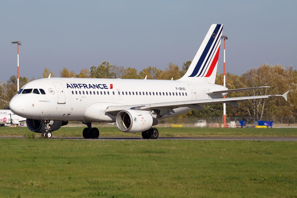 F-GRXD (new livery) (Aircraft » EPWA Spotting » Airbus A319-100 » Air France)