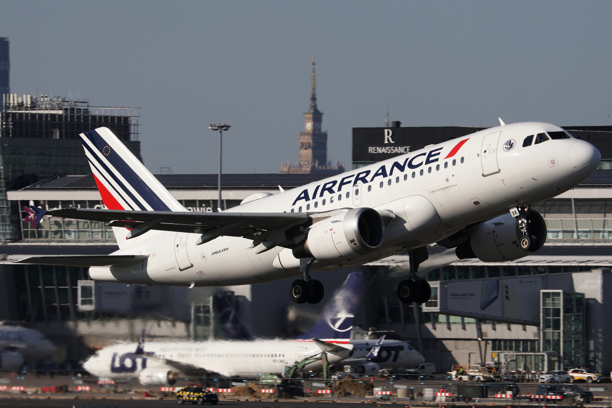 F-GRXK (Aircraft » EPWA Spotting » Airbus A319-100 » Air France)