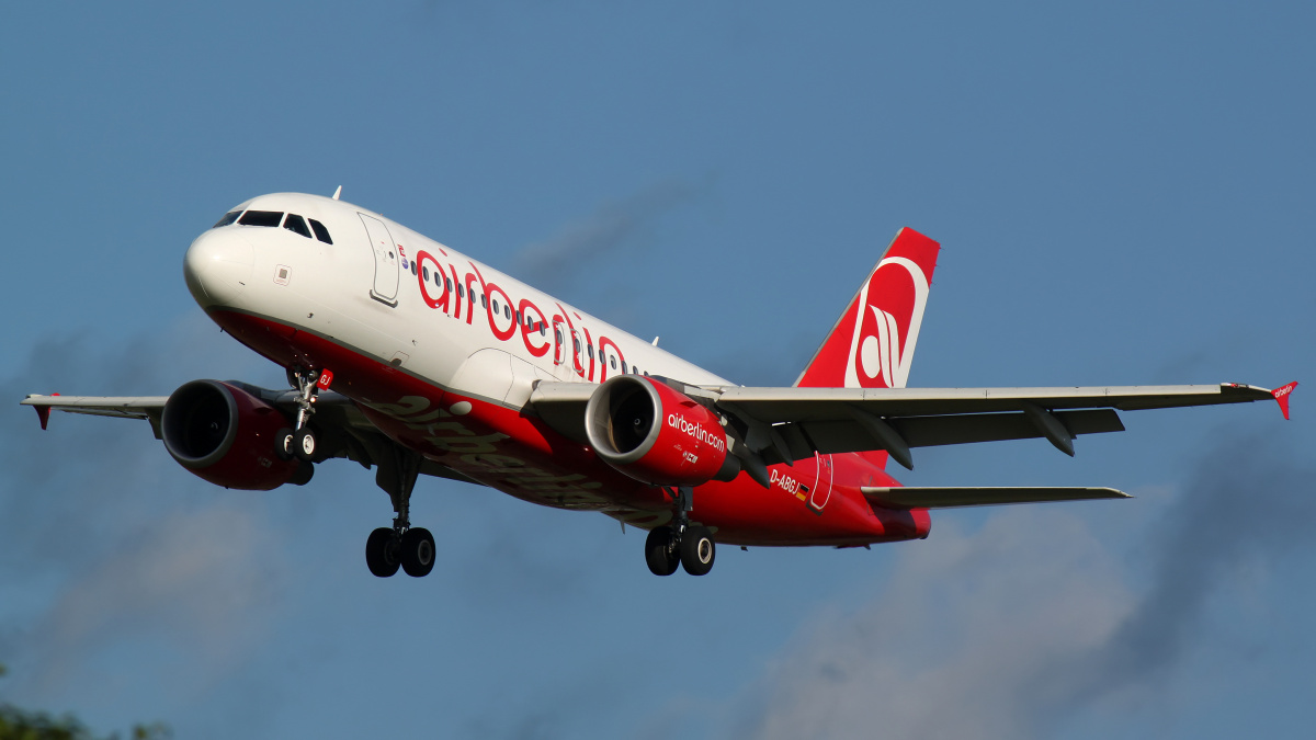 D-ABGJ, Air Berlin (Samoloty » Spotting na EPWA » Airbus A319-100)