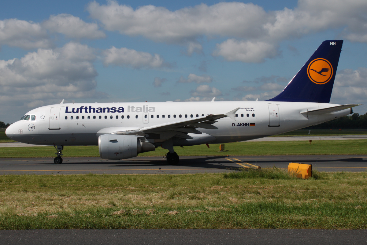 D-AKNH, Lufthansa Italia (Aircraft » EPWA Spotting » Airbus A319-100)