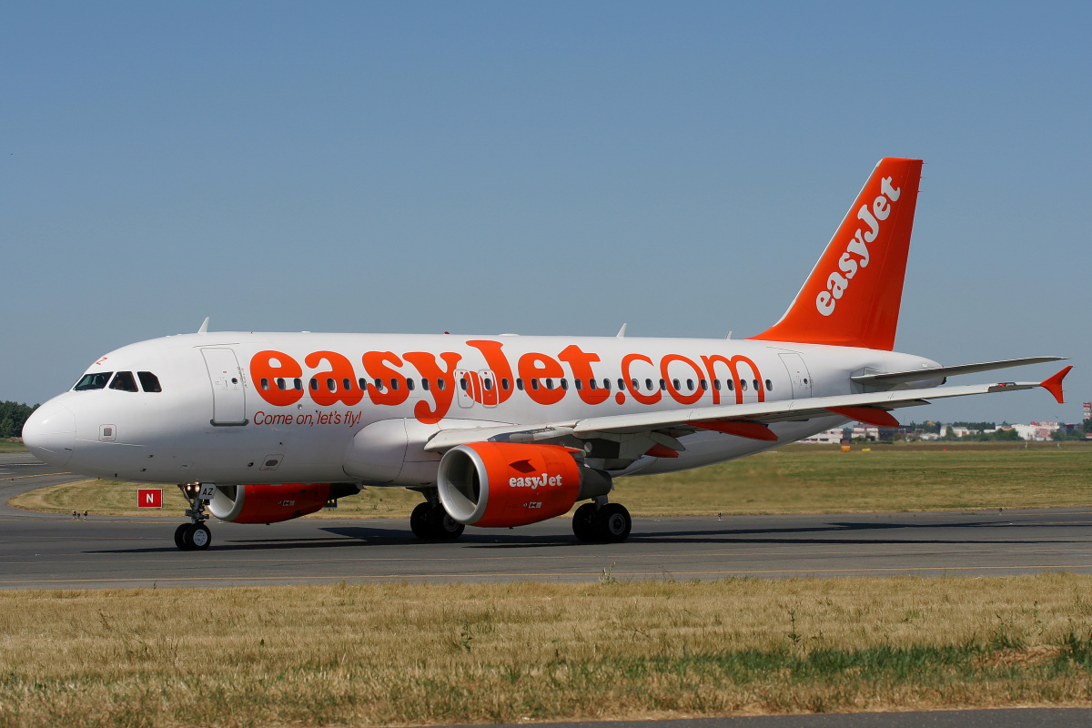 G-EZAZ, EasyJet (Aircraft » EPWA Spotting » Airbus A319-100)