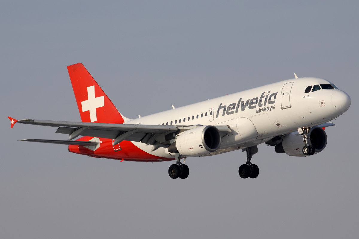 HB-JVK, Helvetic Airways (Aircraft » EPWA Spotting » Airbus A319-100)