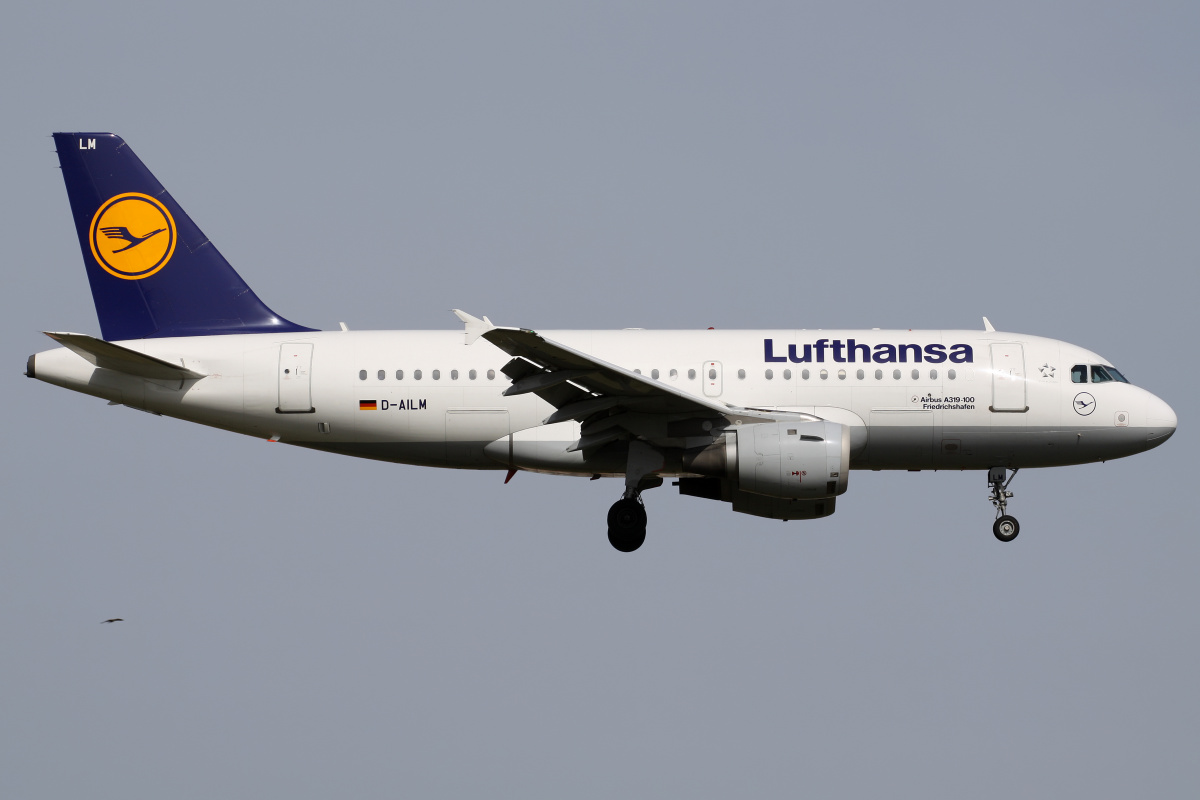 D-AILM (Samoloty » Spotting na EPWA » Airbus A319-100 » Lufthansa)
