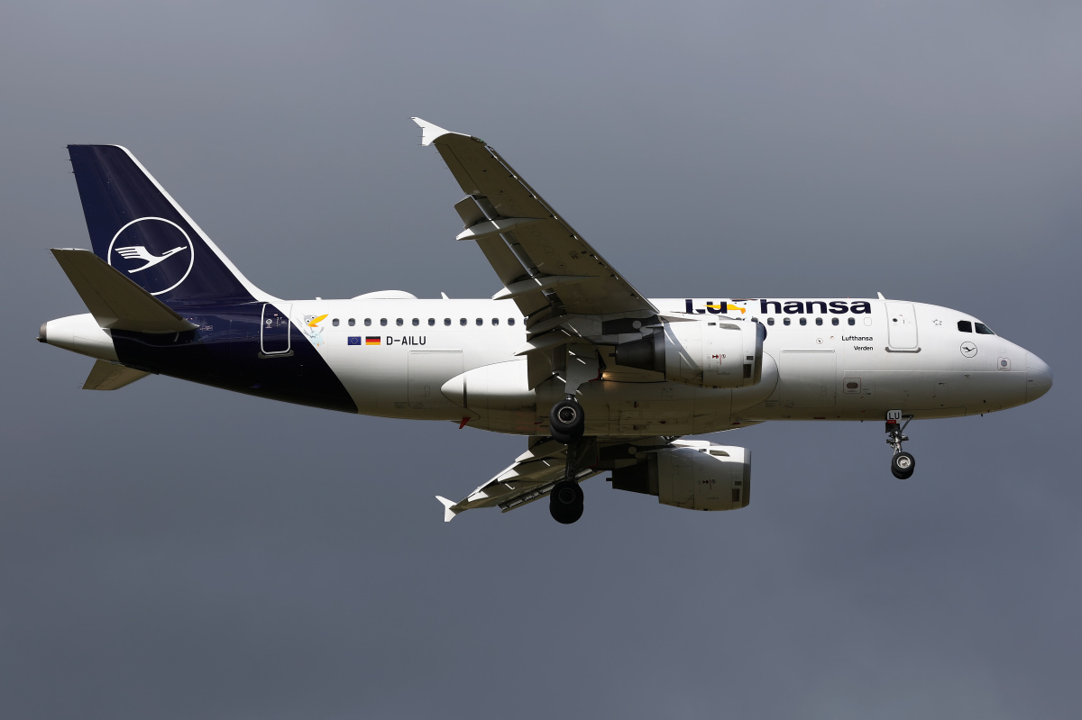 D-AILU (nowe malowanie z Lu) (Samoloty » Spotting na EPWA » Airbus A319-100 » Lufthansa)