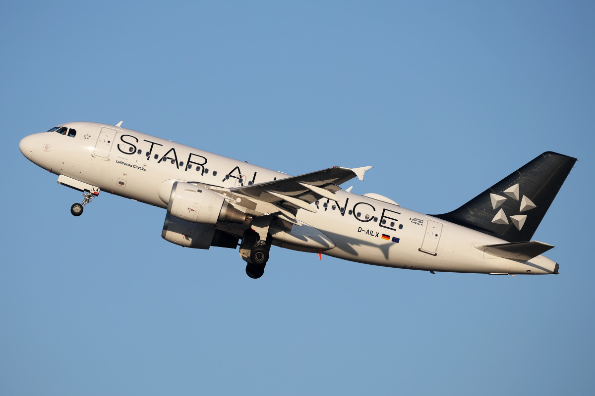 D-AILX, Lufthansa CityLine (Star Alliance livery) (Aircraft » EPWA Spotting » Airbus A319-100 » Lufthansa)