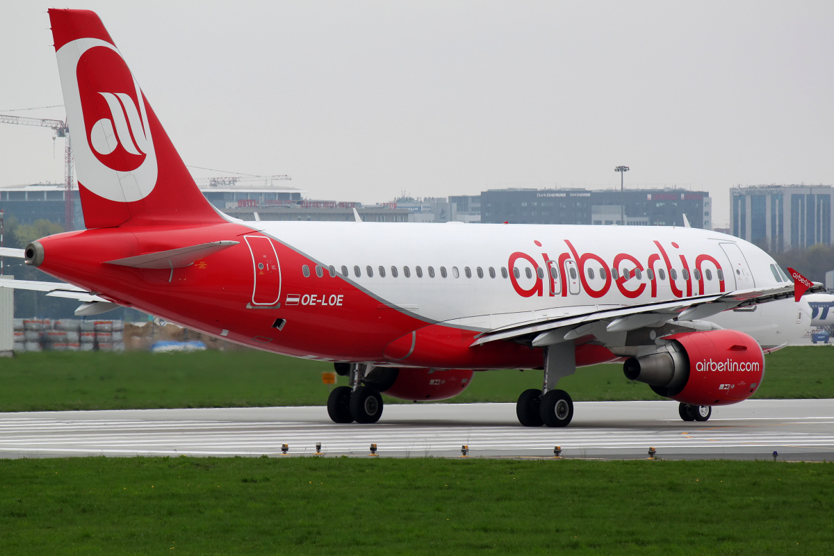 OE-LOE, AirBerlin (Aircraft » EPWA Spotting » Airbus A319-100)