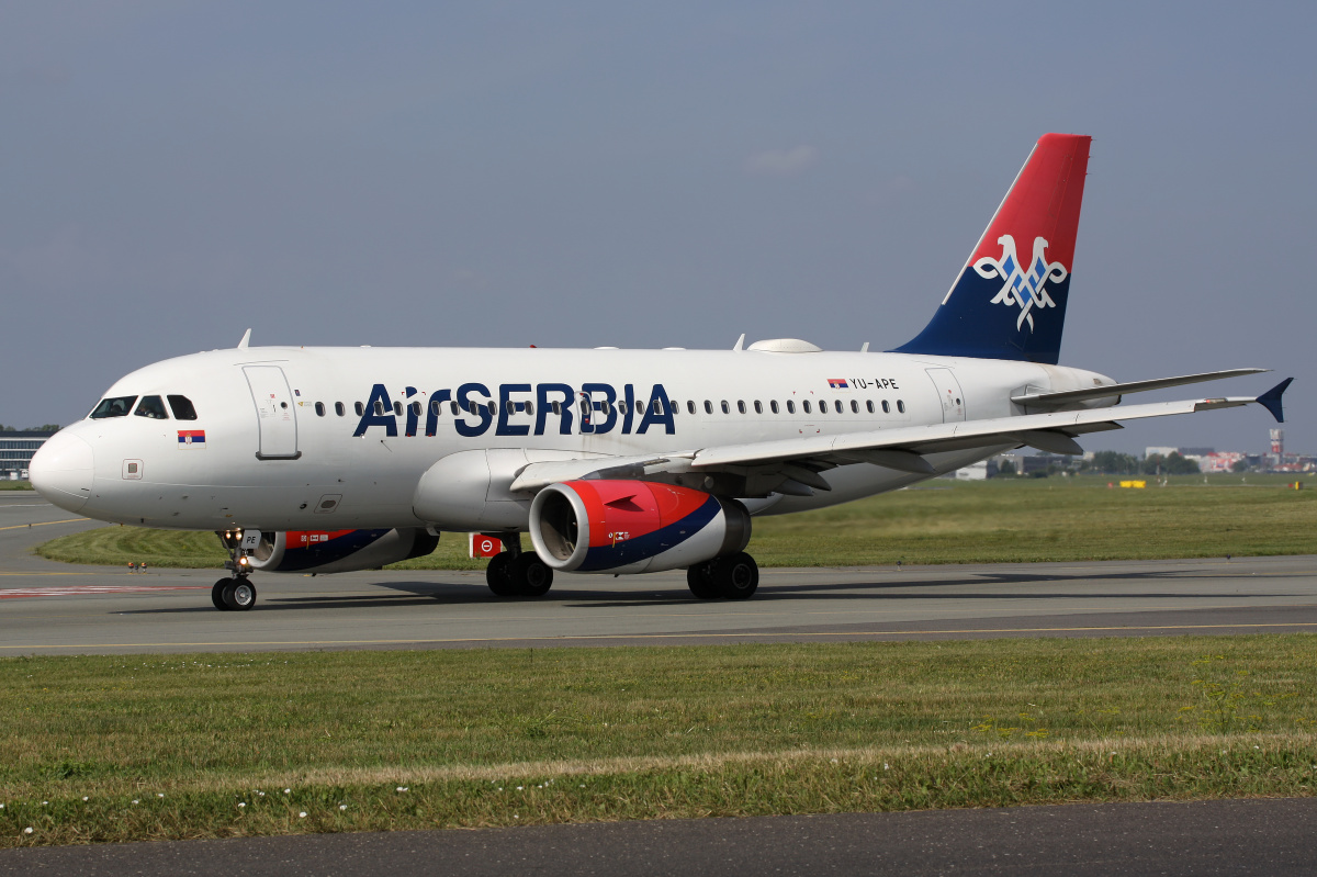 YU-APE, AirSerbia (Samoloty » Spotting na EPWA » Airbus A319-100)