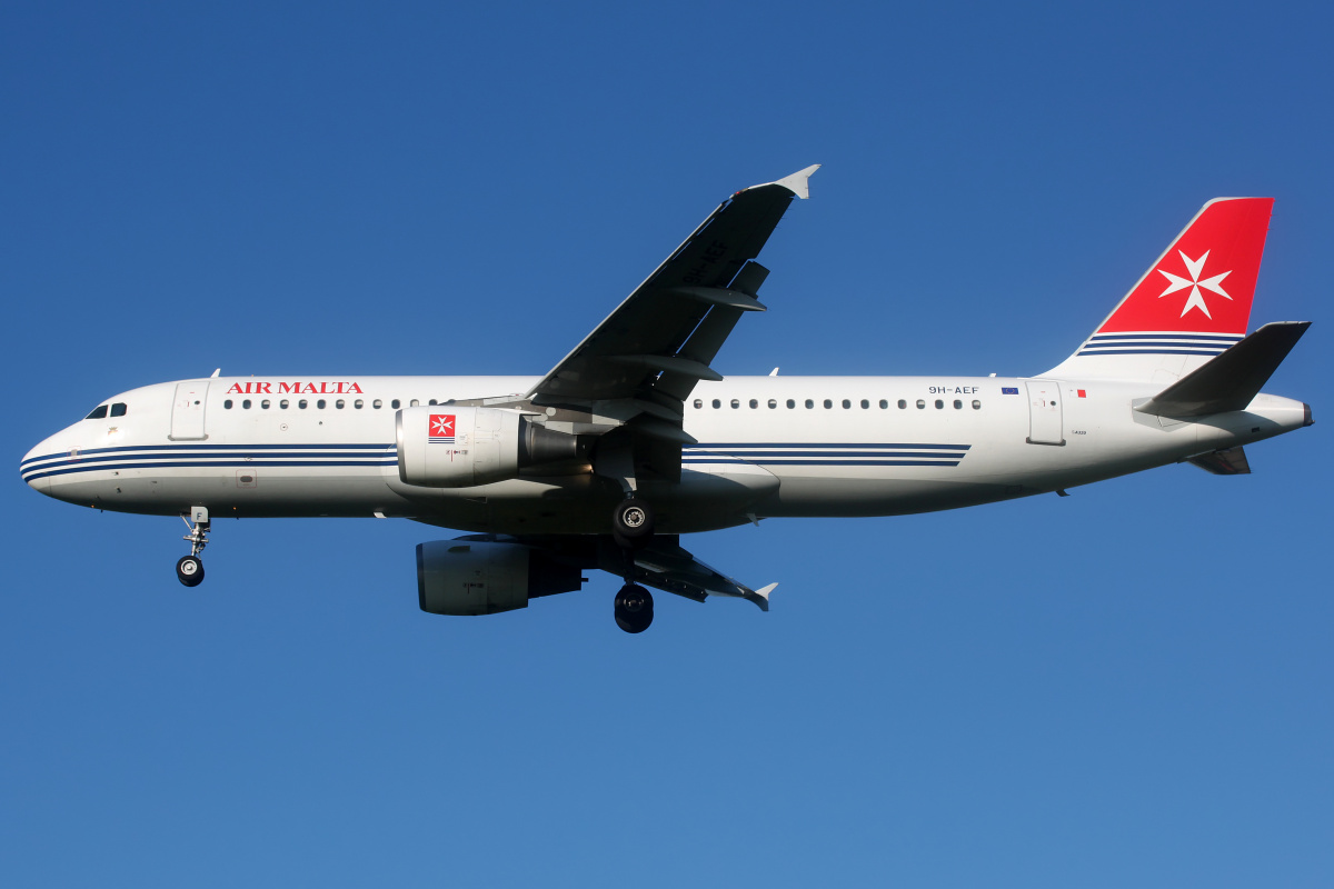 9H-AEF, Air Malta (Aircraft » EPWA Spotting » Airbus A320-200)