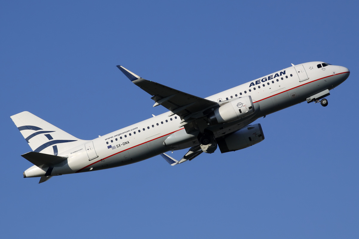 SX-DNA (Aircraft » EPWA Spotting » Airbus A320-200 » Aegean Airlines)