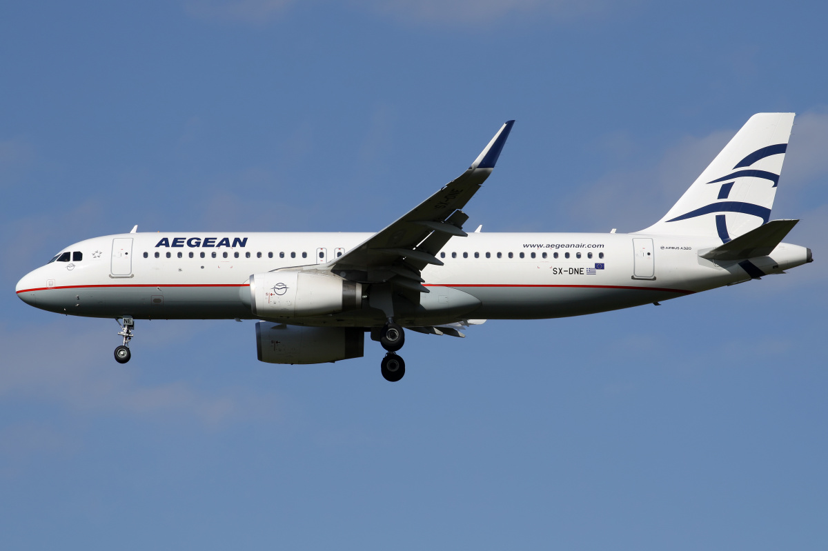 SX-DNE (Samoloty » Spotting na EPWA » Airbus A320-200 » Aegean Airlines)