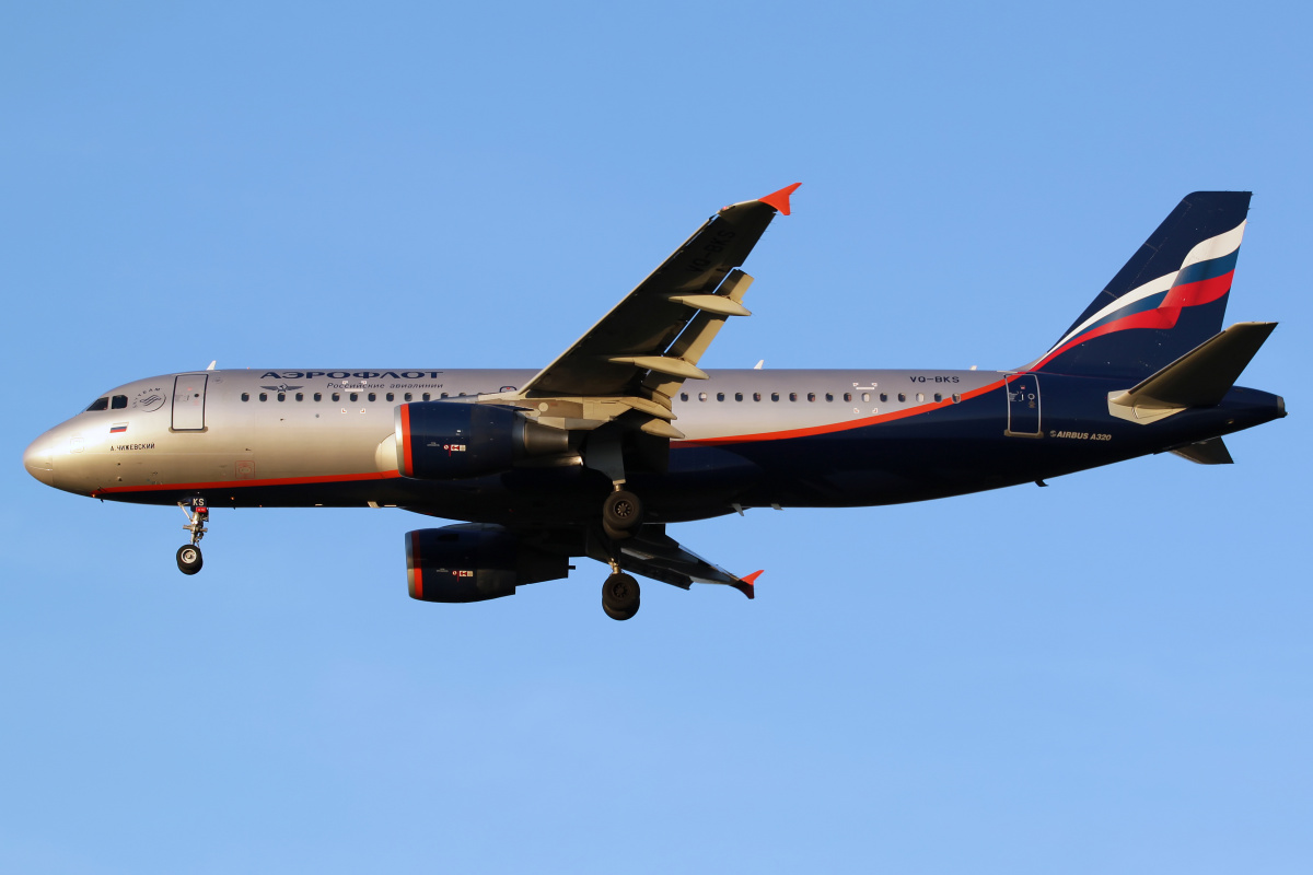 VQ-BKS (Samoloty » Spotting na EPWA » Airbus A320-200 » Aeroflot Russian Airlines)