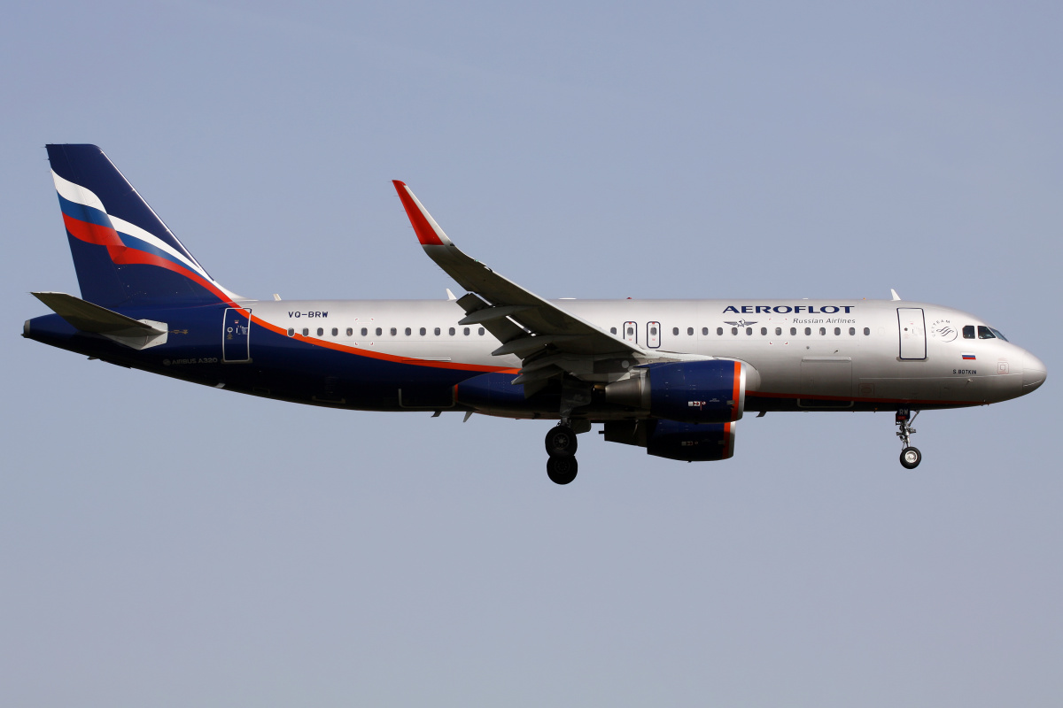 VQ-BRW (Aircraft » EPWA Spotting » Airbus A320-200 » Aeroflot Russian Airlines)