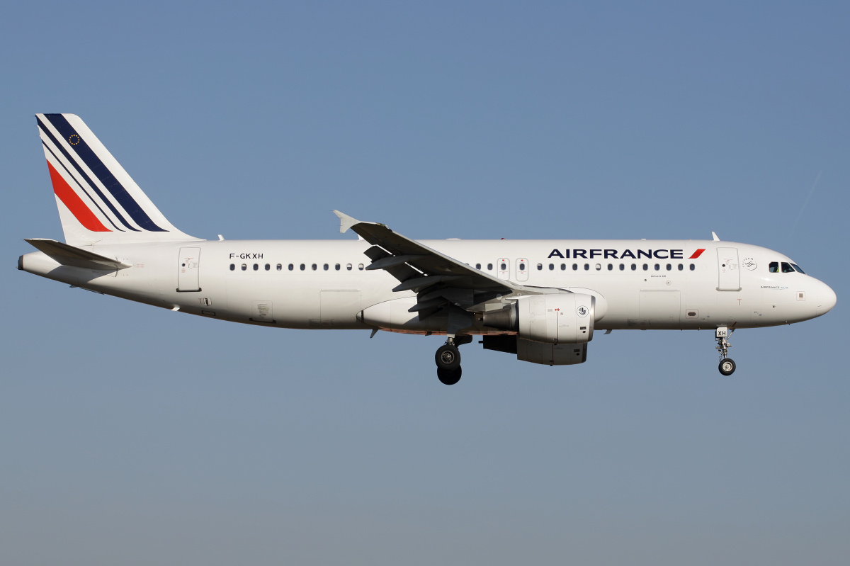 F-GKXH (Aircraft » EPWA Spotting » Airbus A320-200 » Air France)