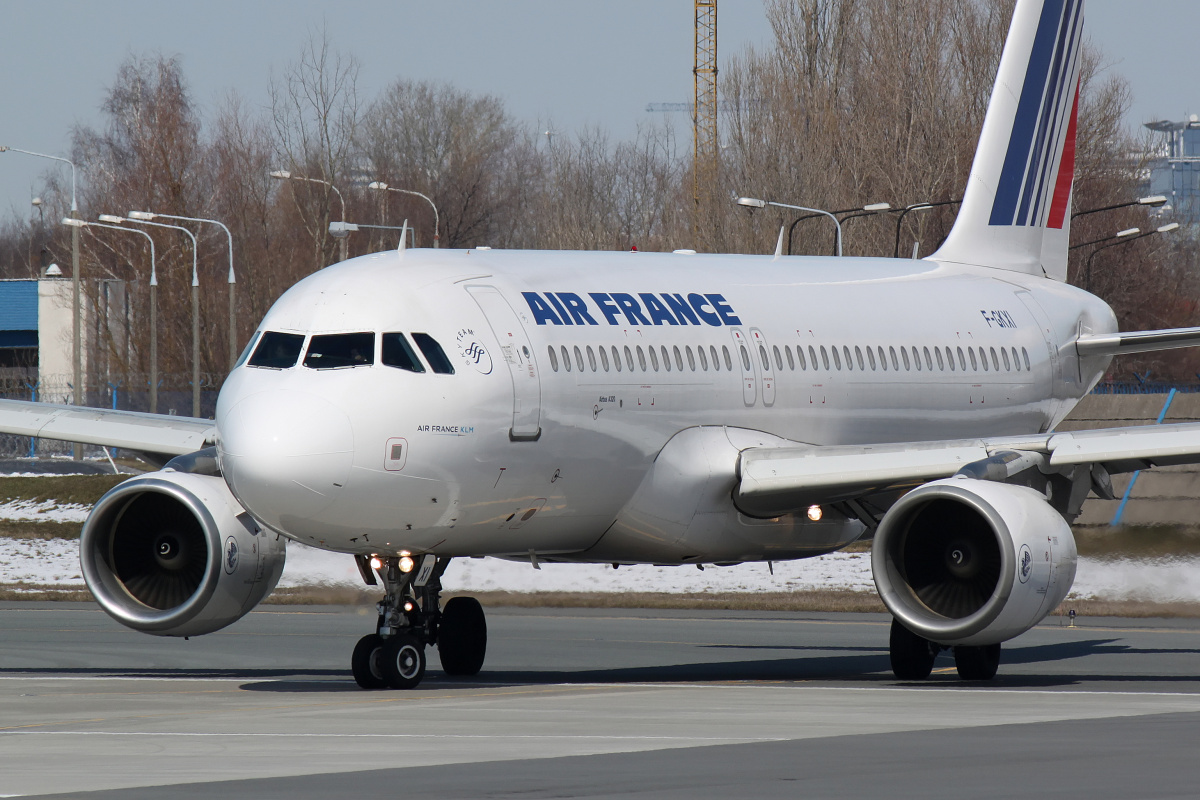 F-GKXI (Samoloty » Spotting na EPWA » Airbus A320-200 » Air France)