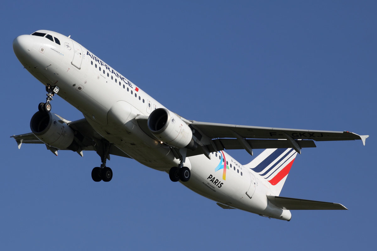 F-GKXJ (malowanie Paryż - miasto olimpijskie 2024) (Samoloty » Spotting na EPWA » Airbus A320-200 » Air France)