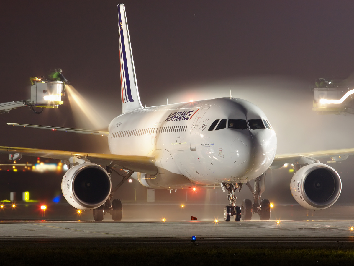 F-HEPD (Aircraft » EPWA Spotting » Airbus A320-200 » Air France)