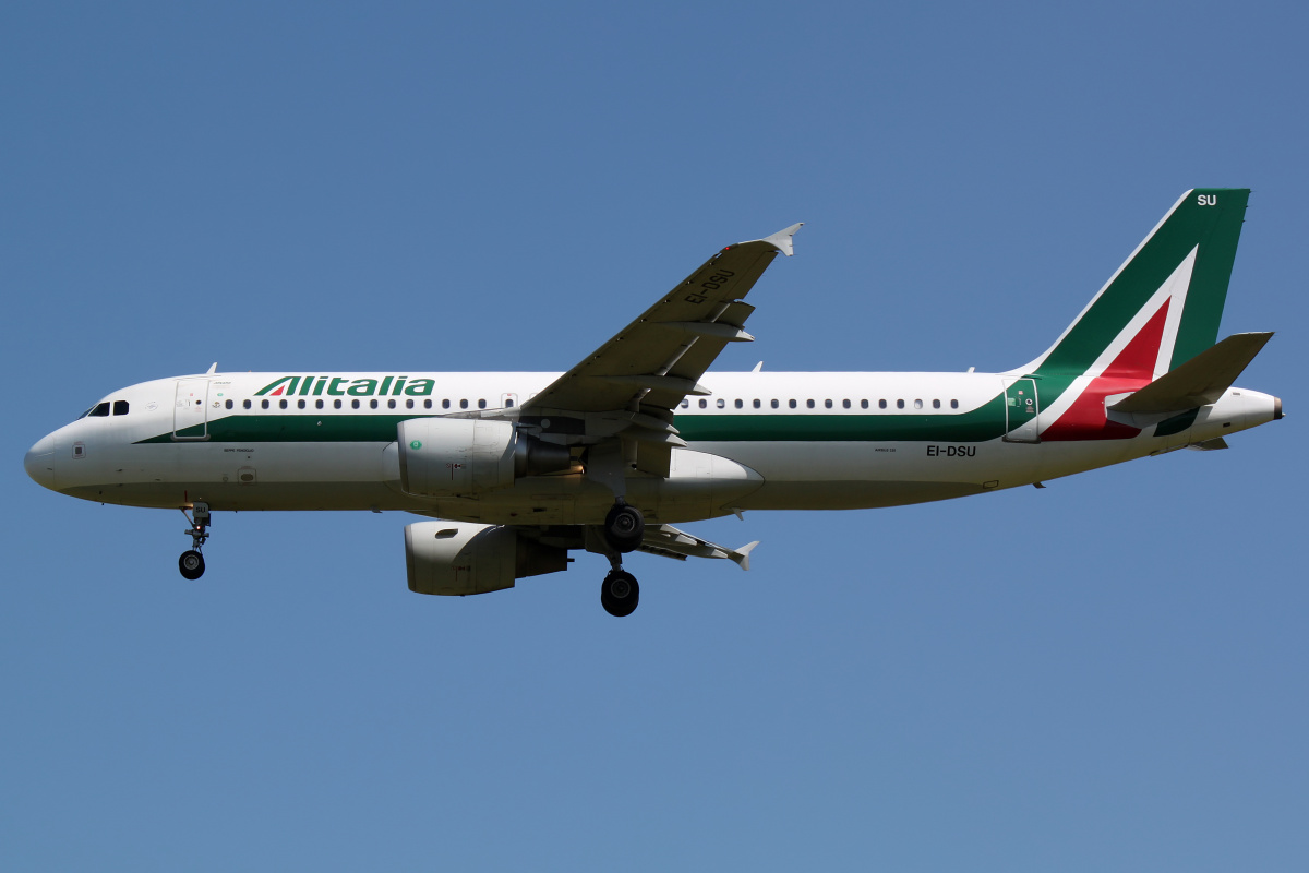 EI-DSU (Aircraft » EPWA Spotting » Airbus A320-200 » Alitalia)