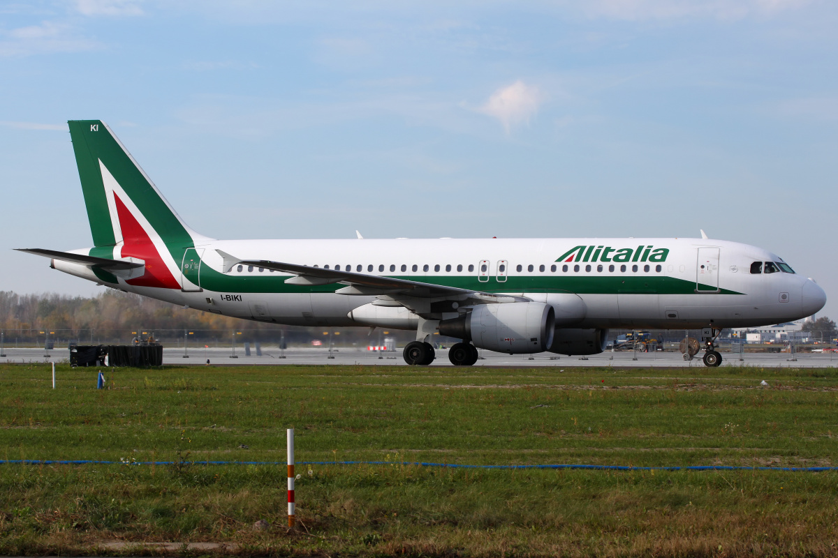 I-BIKI (Samoloty » Spotting na EPWA » Airbus A320-200 » Alitalia)