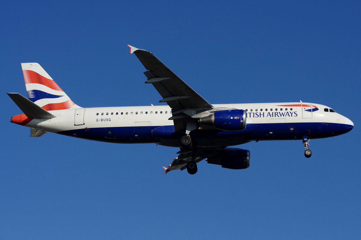 G-BUSG (Samoloty » Spotting na EPWA » Airbus A320-200 » British Airways)