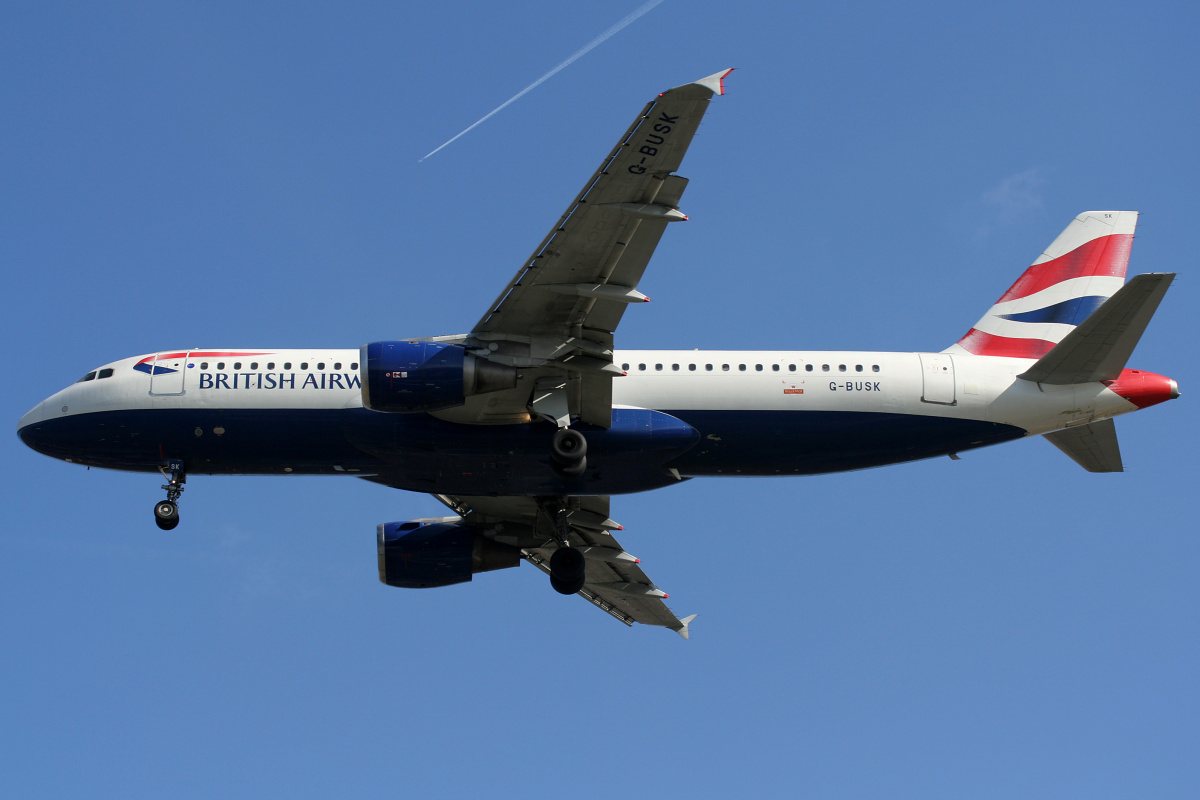 G-BUSK (Aircraft » EPWA Spotting » Airbus A320-200 » British Airways)