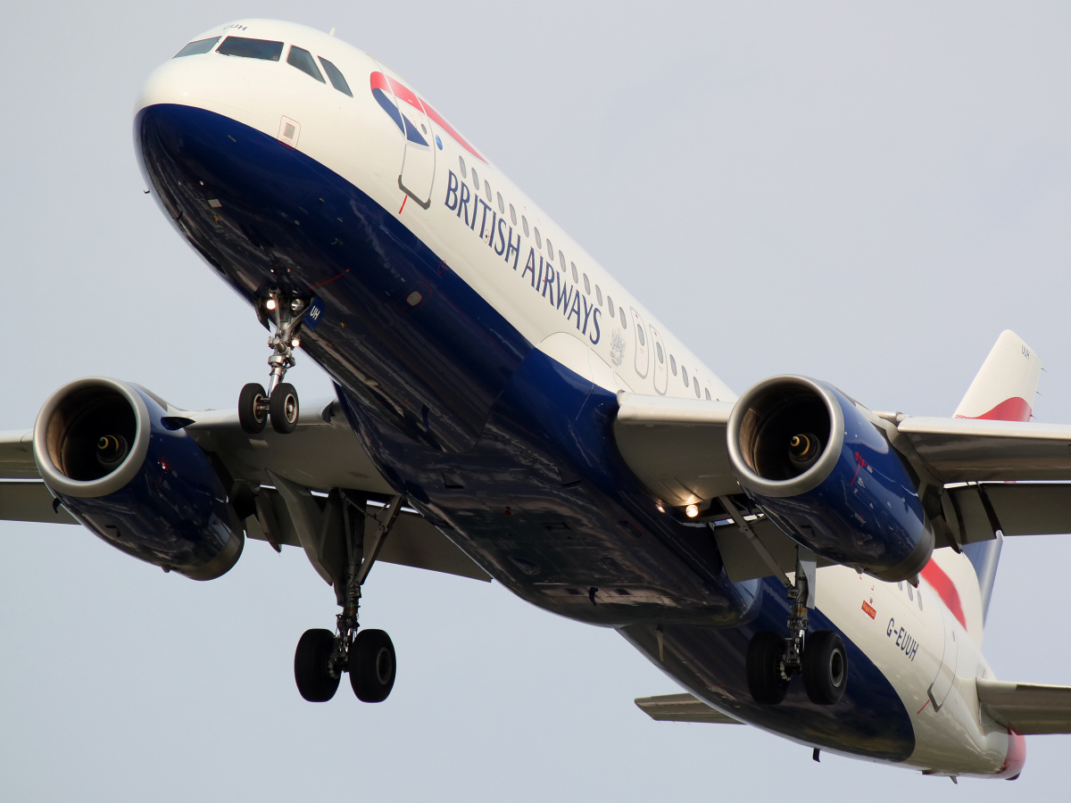 G-EUUH (Aircraft » EPWA Spotting » Airbus A320-200 » British Airways)