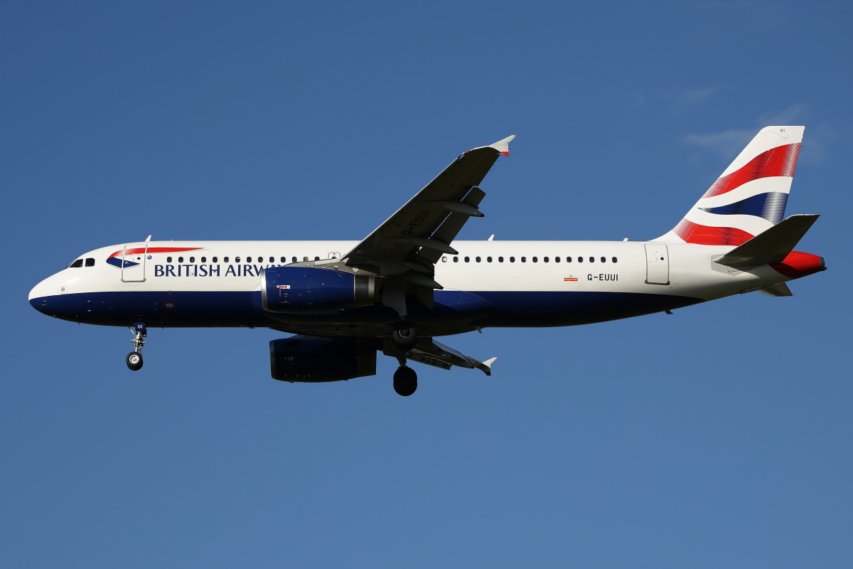 G-EUUI (Samoloty » Spotting na EPWA » Airbus A320-200 » British Airways)