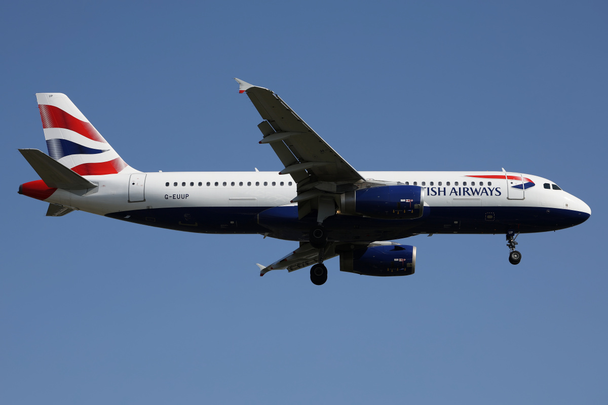 G-EUUP (Aircraft » EPWA Spotting » Airbus A320-200 » British Airways)