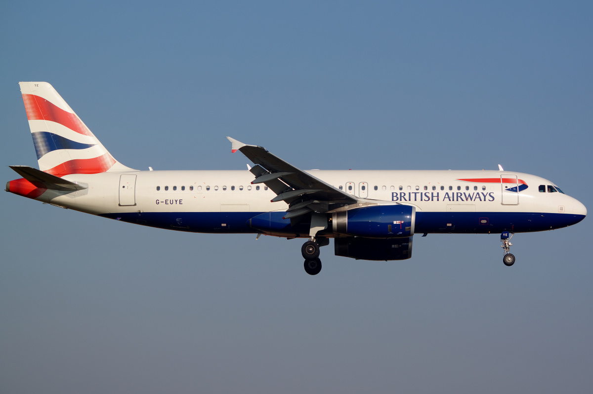 G-EUYE (Aircraft » EPWA Spotting » Airbus A320-200 » British Airways)